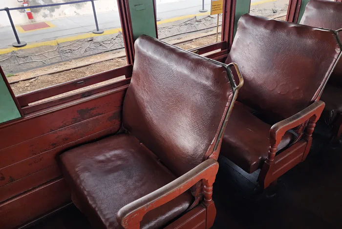 Interior e assento do carro de primeira classe